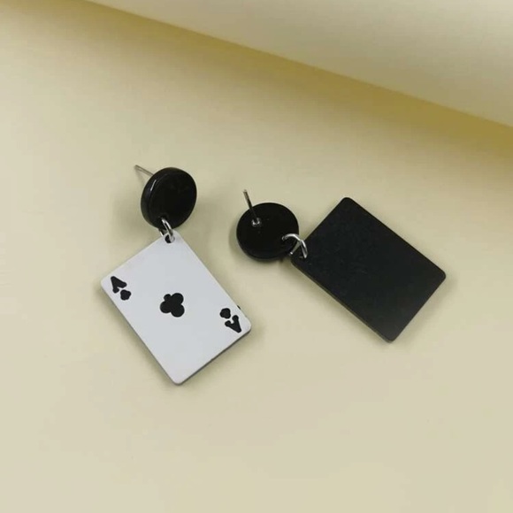 ♣️ Awesome Large Ace Of Clubs Playing Card Studs Earrings ♣️ - Picture 4 of 4